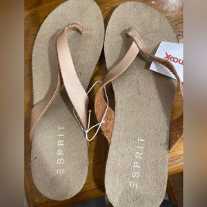 Only used to try on.